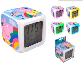 Reloj despertador digital 8cm con alarma y cambio de color de Peppa Pig